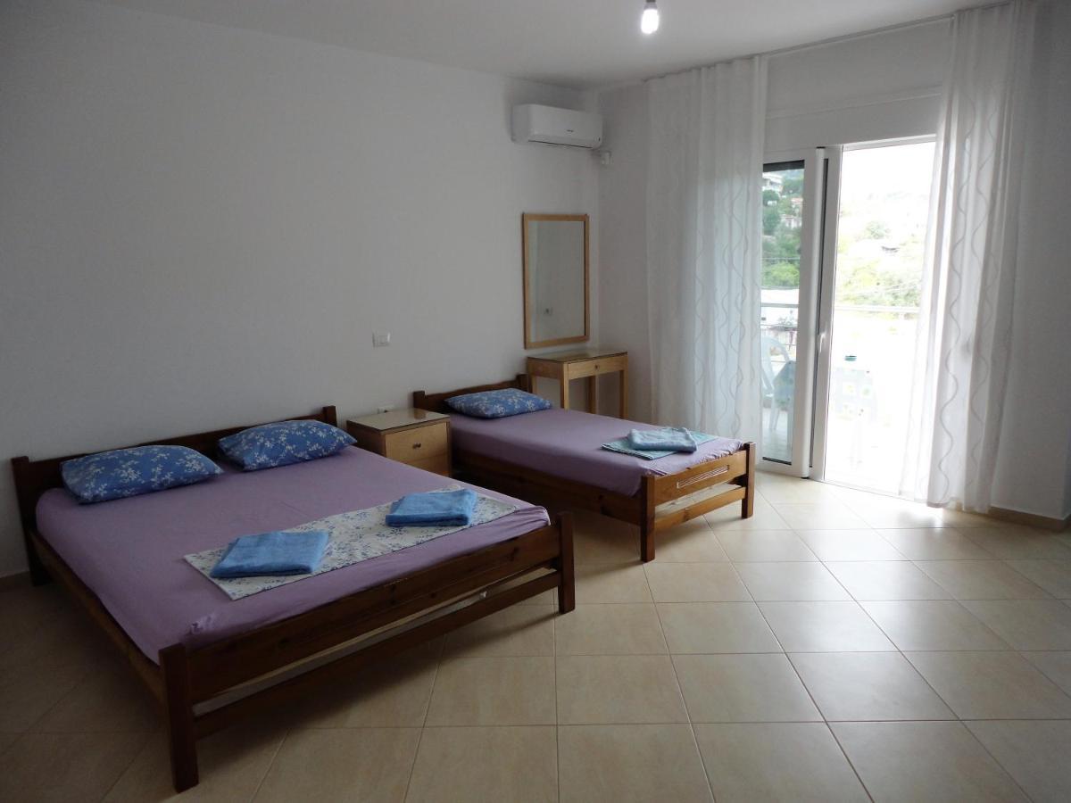 Spiro Guest House Himarë Exterior foto