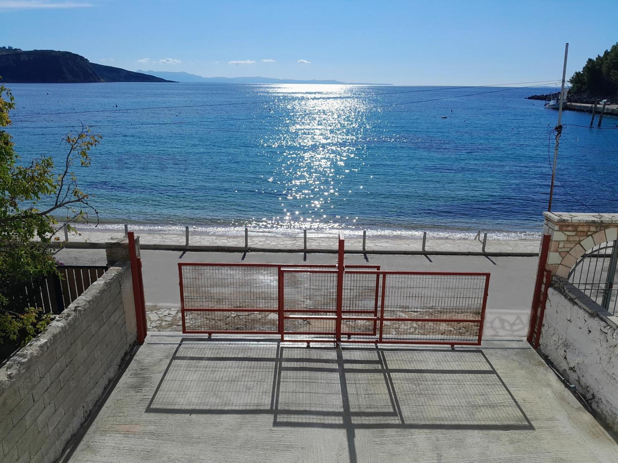 Spiro Guest House Himarë Exterior foto